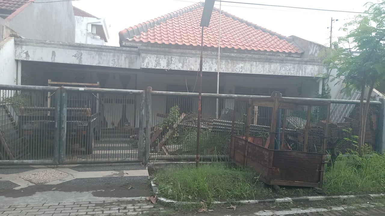 Rumah Dijual Harga Tanah Saja di Gayungsari Barat 